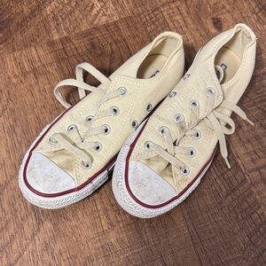 Converse Kids Low-Top Canvas Sneakers in Pale Yellow with Red Trim